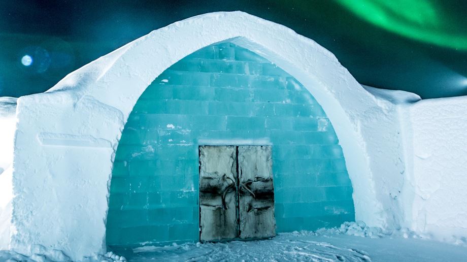 Sverige Lapland Icehotel nordlys over indgangen