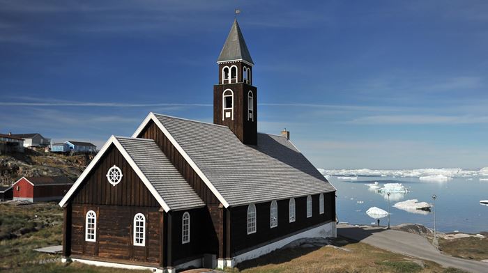 Grønland Ilulissat Kirke Med Udsigt til Fjorden, Natur, Bygd, By