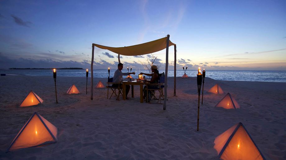 Rejser til Maldiverne, Six Senses Laamu, Romantisk middag på sandbanke