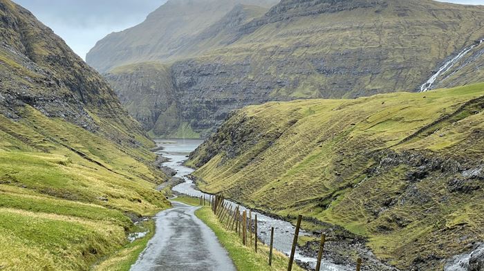 Færøerne, Vej, Vand, Bjerge