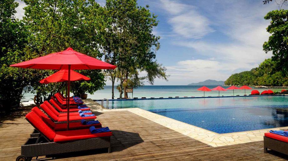Malaysia, Borneo, Gaya Island Bungaraya Island Resort Pool view