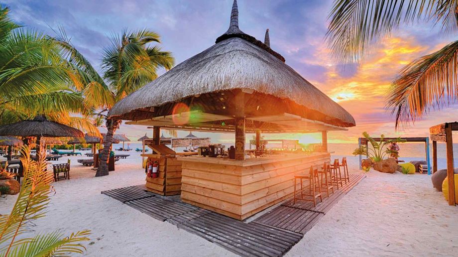 Rejser til Mauritius, Dinarobin Beachcomber Golf Resort & Spa, Butik Bar i solnedgangen
