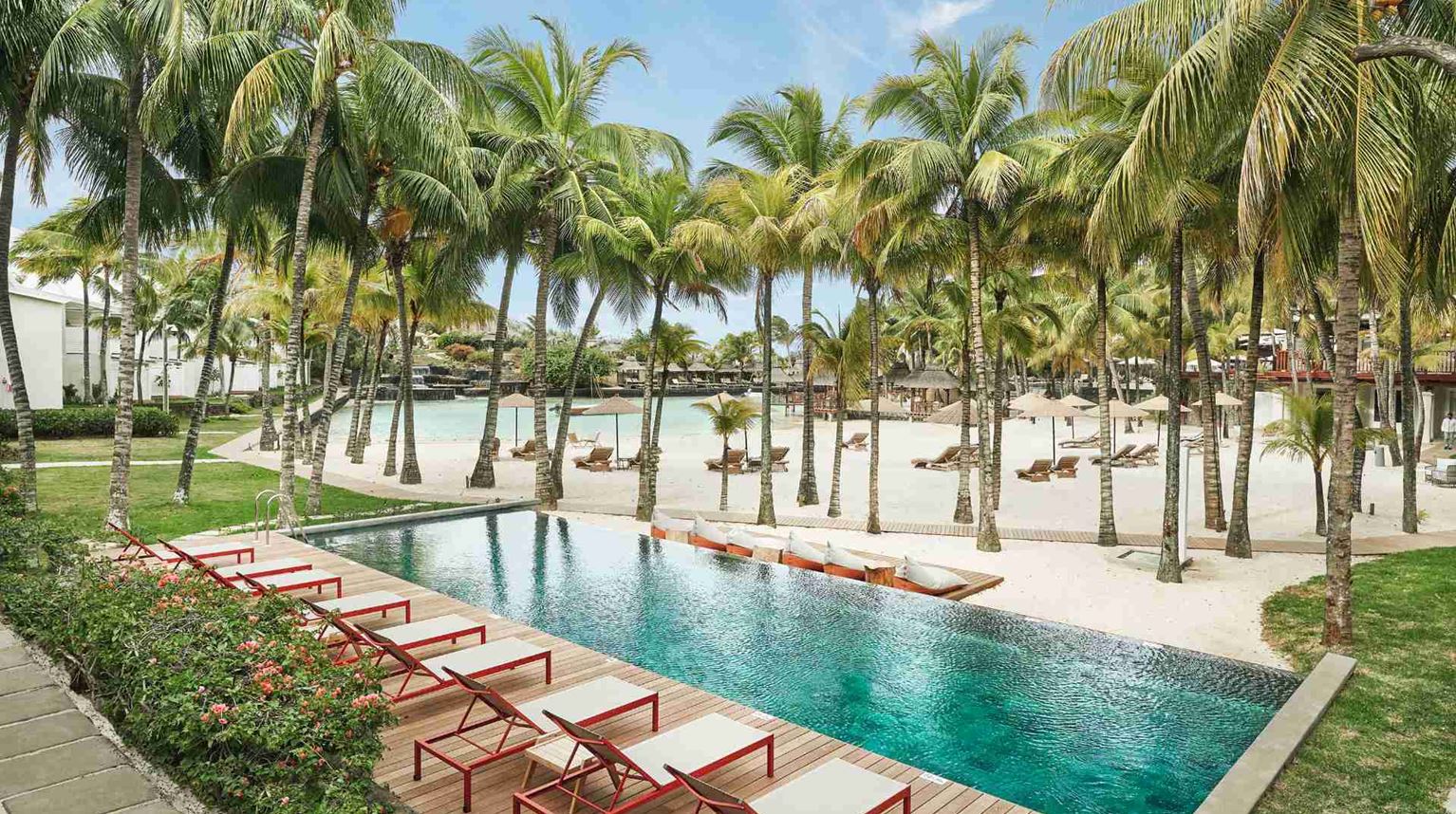 Rejser til Mauritius, Paradise Cove Boutique Hotel, En af de tre swimmingpools på Paradise Cove Boutique Hotel