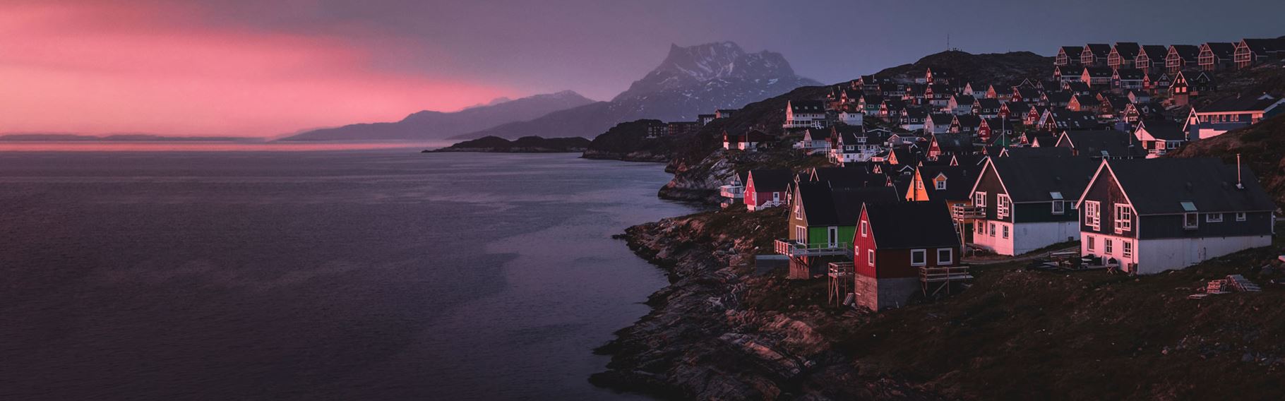 rejser til Grønland, Nuuk, solnedgang, farverige huse