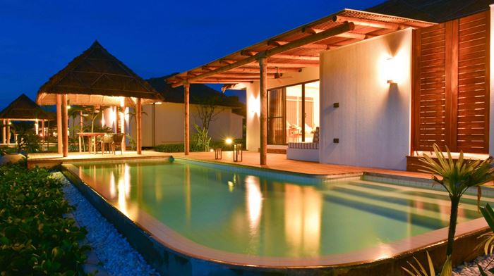 Cambodia, Koh Rong, The Royal Sands, Beach Front Pool Villa, Aften