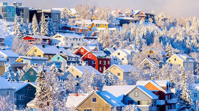 Norge Tromsø Farverige Huse Gemt I Vinter Sneen