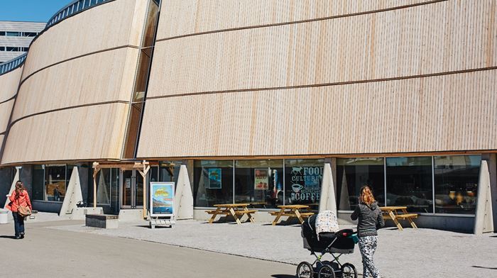 Kulturhus i Nuuk træbeklædt facade