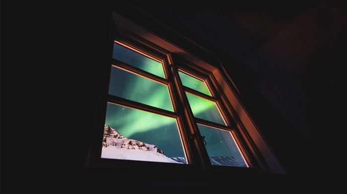Svalbard Longyearbyen Nordlys Aurora Borealis Set Gennem Vindue