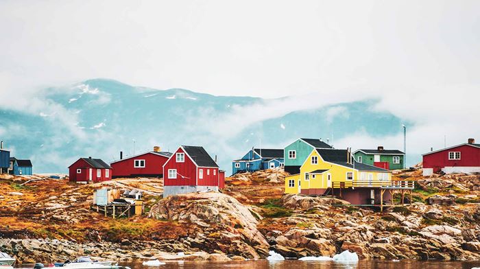 rejser til Grønland, Saqqaq, bygd, farverige huse