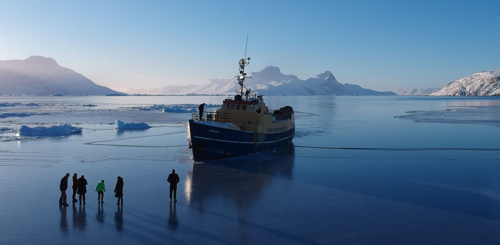Rejser til Grønland, ekspeditionsskib Kisaq, mennesker på is