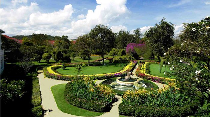 Thailand, Hua Hin, Centara Grand Beach Resort & Villas, Garden Area