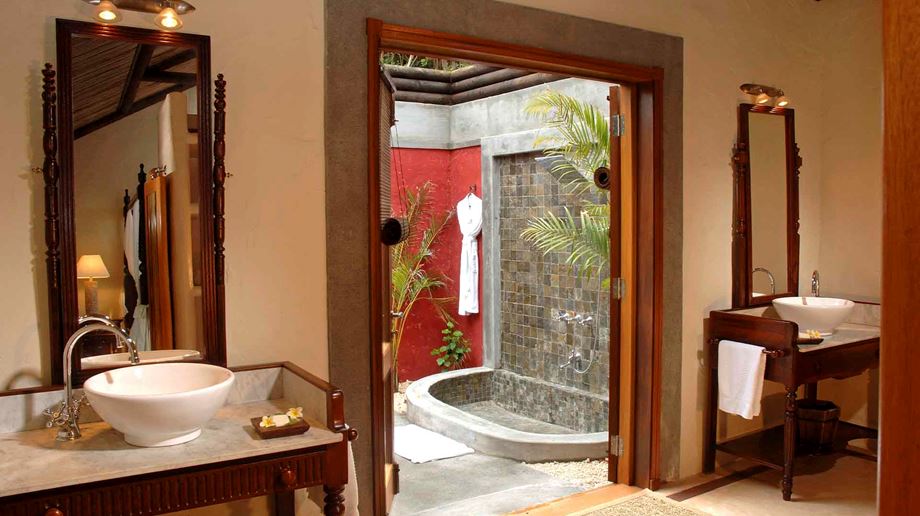 Rejser til Mauritius, Lakaz Chamarel Exclusive Lodge, Badeværelse i en Garden Pool Suite "La Dame Crèole"
