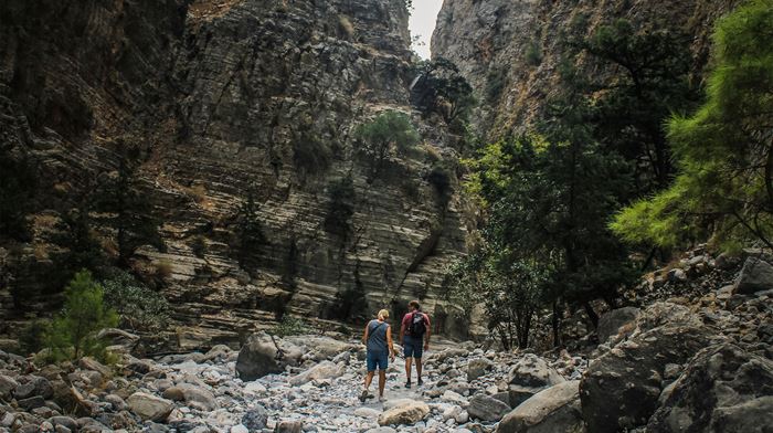 Grækenland Kreta Samari gorge par går tur