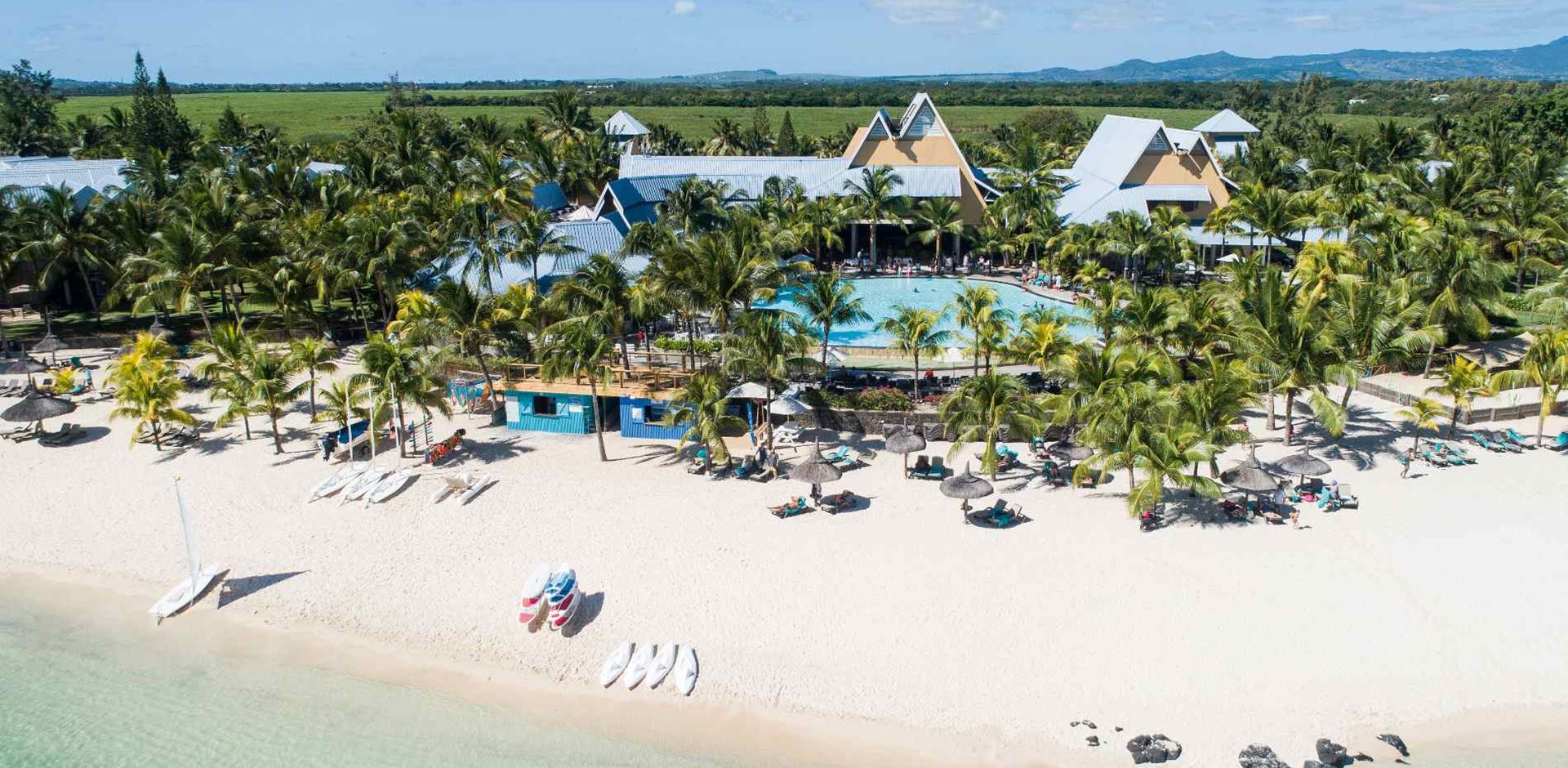 Rejser til Mauritius, Victoria Beachcomber Resort & Spa, Victoria Beachcomber set fra havet