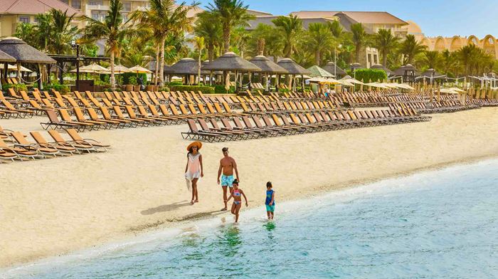 Dubai Sofitel Dubai The Palm Resort & Spa Strand, Liggestole på Stranden