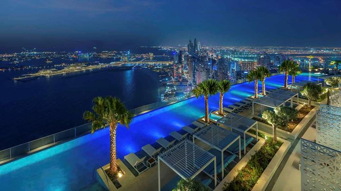 Dubai Address Beach Resort, Infinity Pool Evening