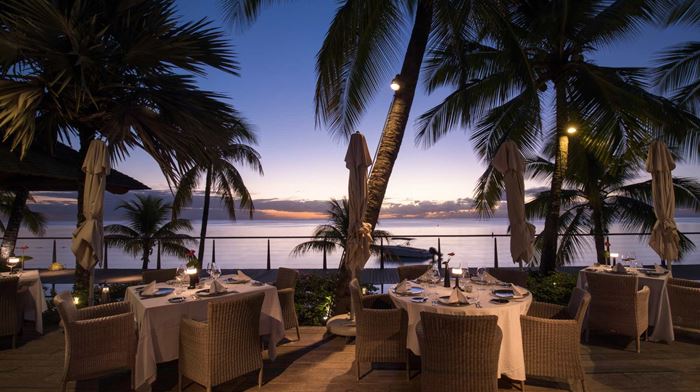 Rejser til Mauritius, Trou aux Biches Beachcomber Golf Resort & Spa, Middag i romantiske omgivelser