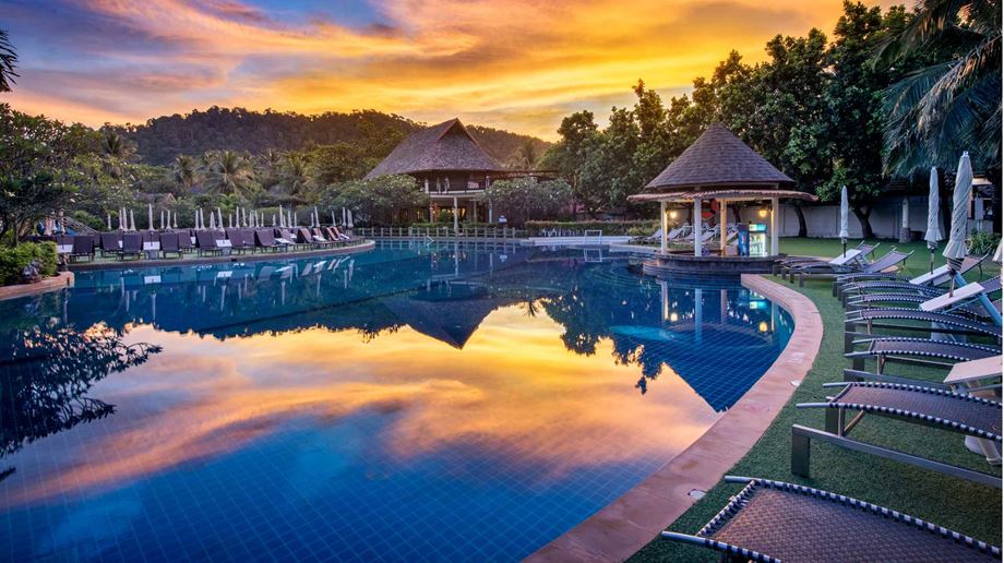 Thailand, Koh Lanta, Lanta Chada Beach Resort, Pool View