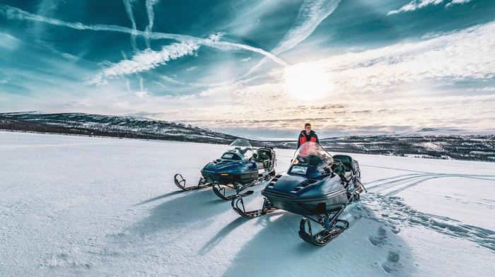 Kør snemobil på rejser til Lapland