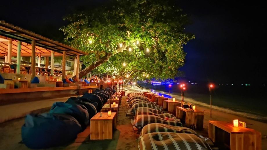 Thailand, Koh Chang, Kacha Resort Koh Chang, Beach Bar Evening