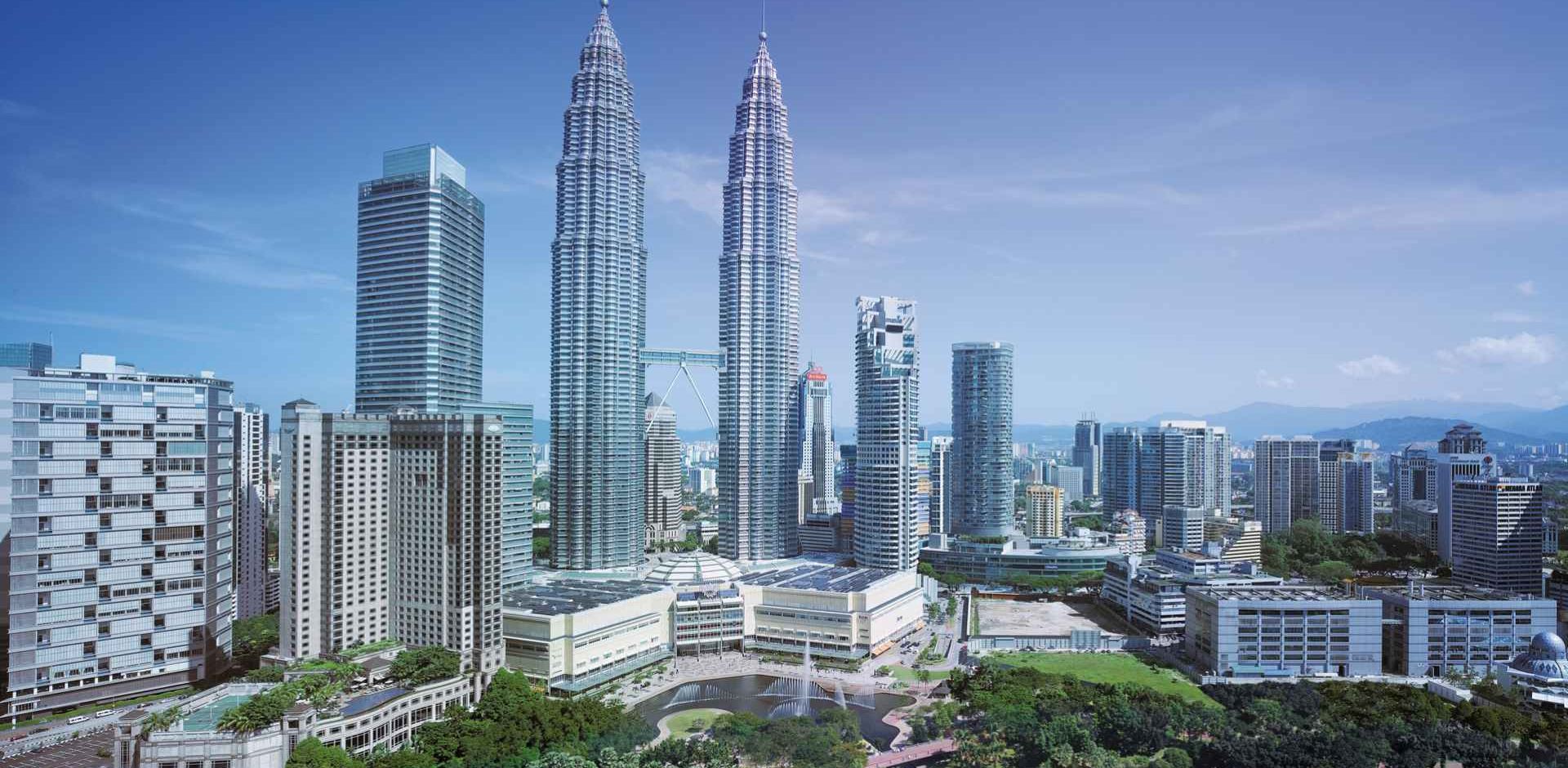 Malaysia Kuala Lumpur Traders View Twin Tower