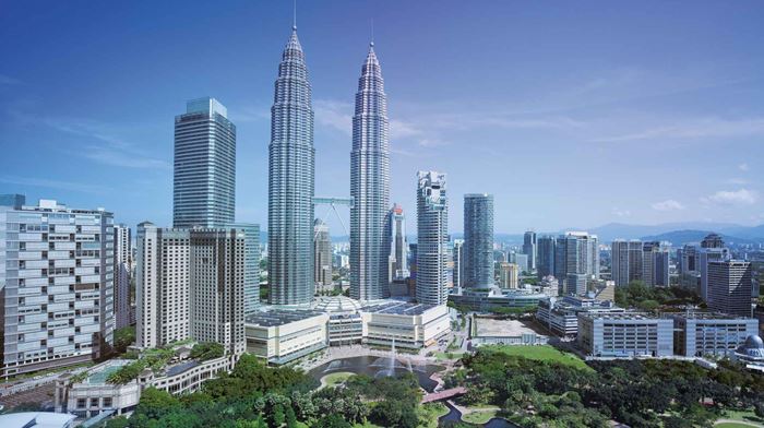 Malaysia Kuala Lumpur Traders View Twin Tower
