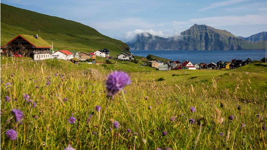 Færøerne, Eysturoy, Gjaargardur Guesthouse Gjogv, Udsigt, Marker, Bjerge, Vand