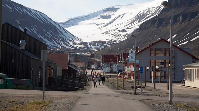 Longyearbyens centrum om sommeren