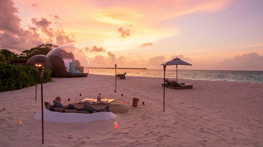Rejser til Maldiverne, Finolhu Baa Atoll, Beach Bubble i solnedgangen