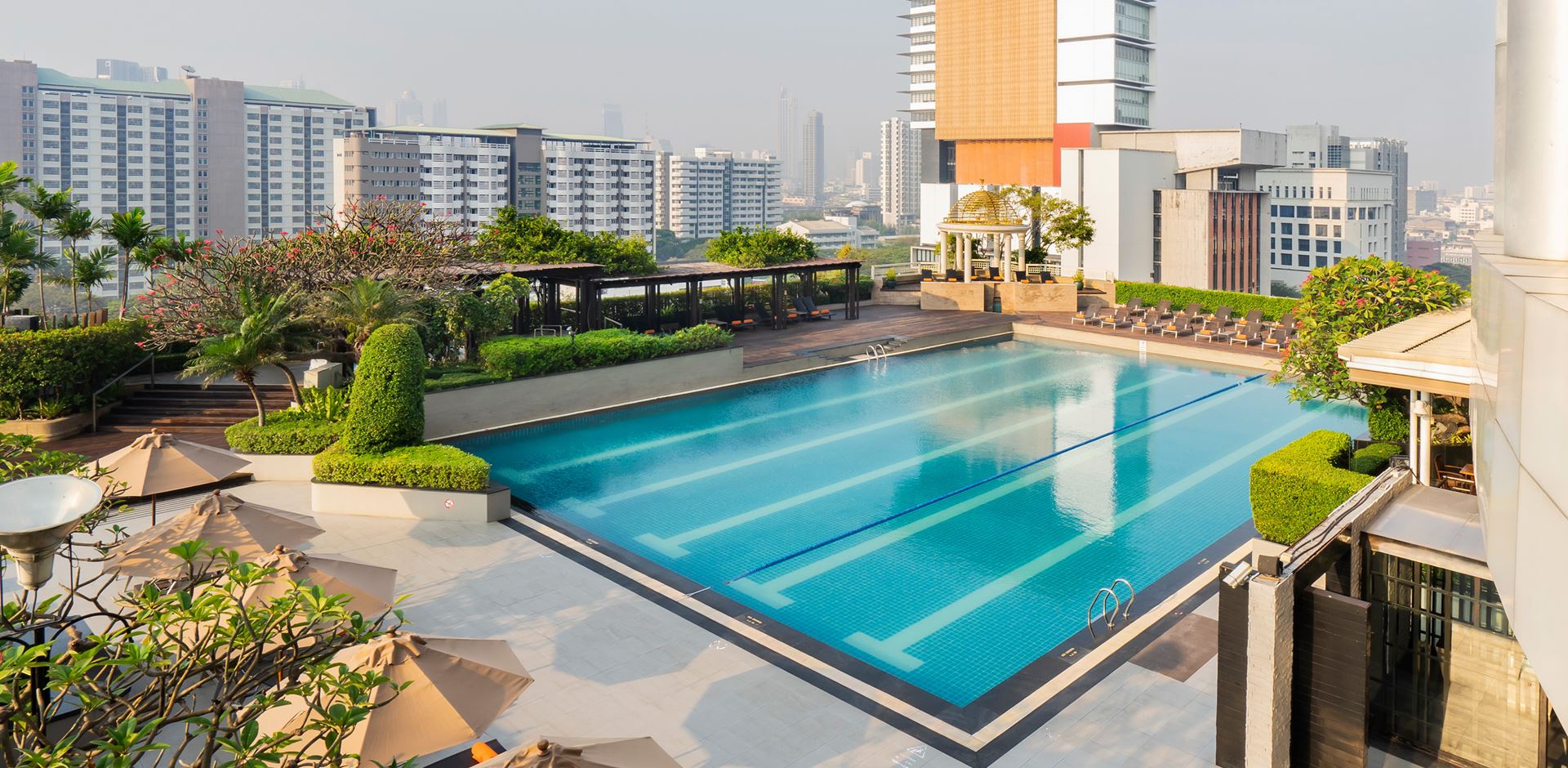 Thailand, Bangkok, Pathumwan Princess Hotel, Pool Area