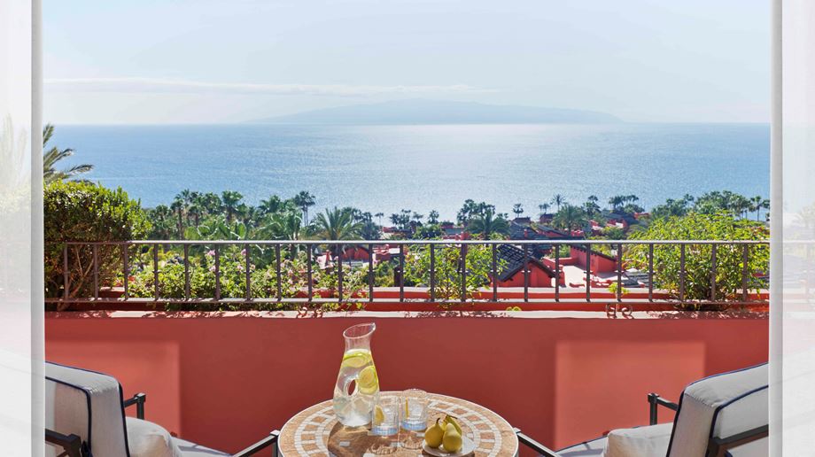 Spanien, Tenerife, Ritz-Carlton Abama, Citadel Deluxe Ocean View værelse med terrasse