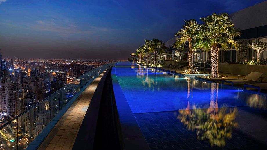 Dubai Address Beach Resort, Infinity Pool Deck Night, Palmer