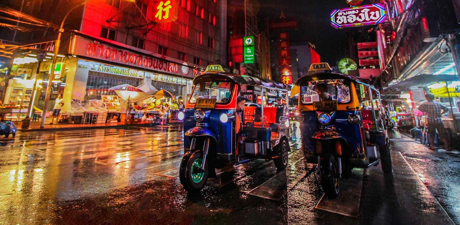 Bangkok om natten tuk tuk