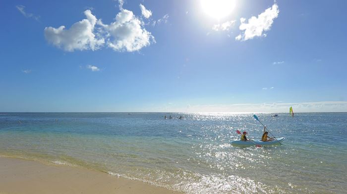 Rejser til Mauritius, Victoria Beachcomber Resort & Spa, Det er gratis at sejle i kajak