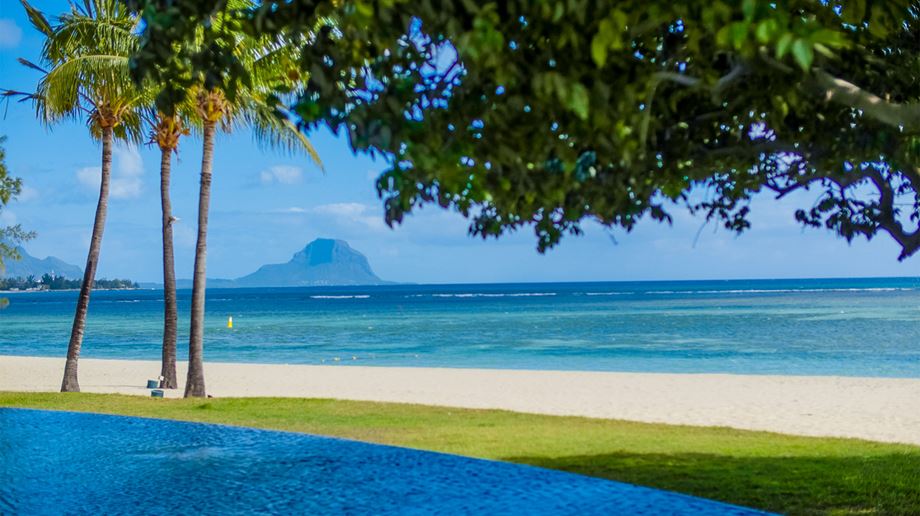 Rejser til Maurtius, Maradiva Villas Resort & Spa, Pool, strand og Det Indiske Ocean