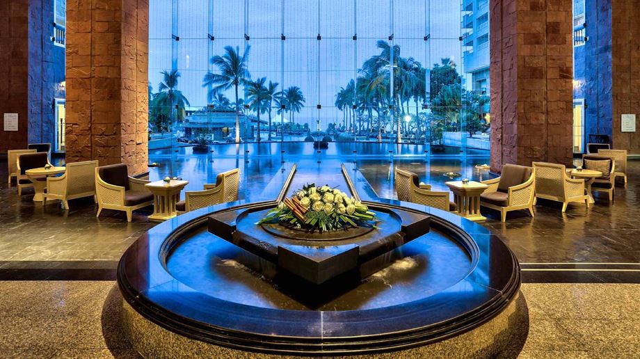 Thailand, Hua Hin, Hilton Hua Hin Resort & Spa, Lobby Flowers