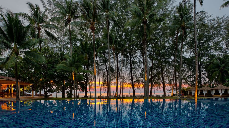 Rejser til Thailand, Khao Lak, Outrigger Khao Lak Beach Resort, pool