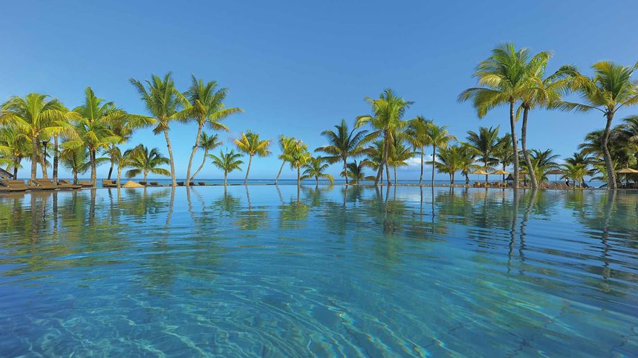 Rejser til Mauritius, Trou aux Biches Beachcomber Golf Resort & Spa, Den skønne pool på Trou aux Biches Beachcomber