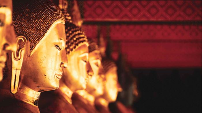 Thailand Bangkok Wat Arun Guld Statuer 
