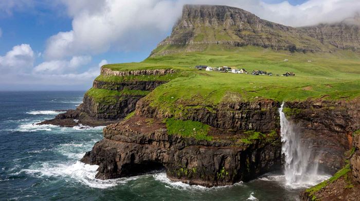 Færøerne, Gasadalur, Vandfald, Klipper, Atlanterhavet