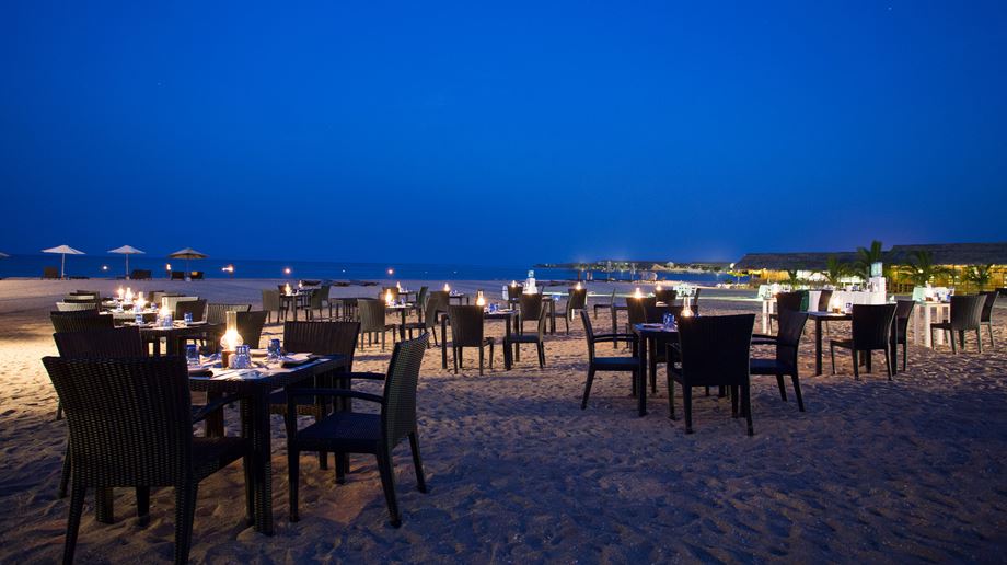 Sri Lanka Maalu Maalu Resort Middag Paa Stranden
