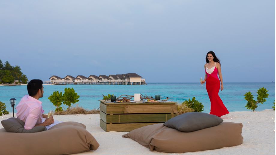 Rejser til Maldiverne, Centara Grand Island Resort & Spa, Romantisk middag på stranden