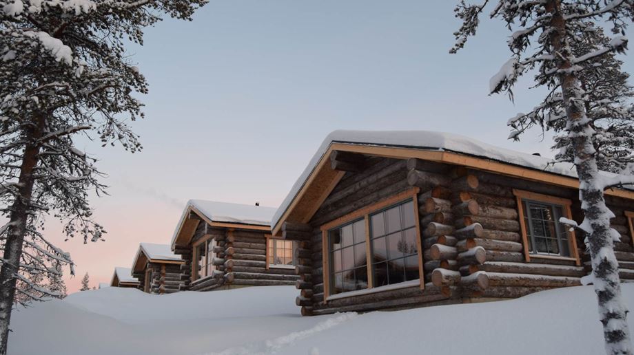 Finland, Finske Lapland, Moutka Wilderness Hotel, Panorama Log Cabin, Vinter, Snelandskab, Set Udefra