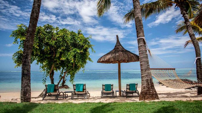 Rejser til Mauritius, Paradis Beachcomber Golf Resort & Spa, Solsenge med udsigt til Det Indiske Ocean