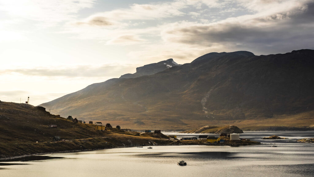 Grønland, Nuuk fjorden og bygden Kapisillit
