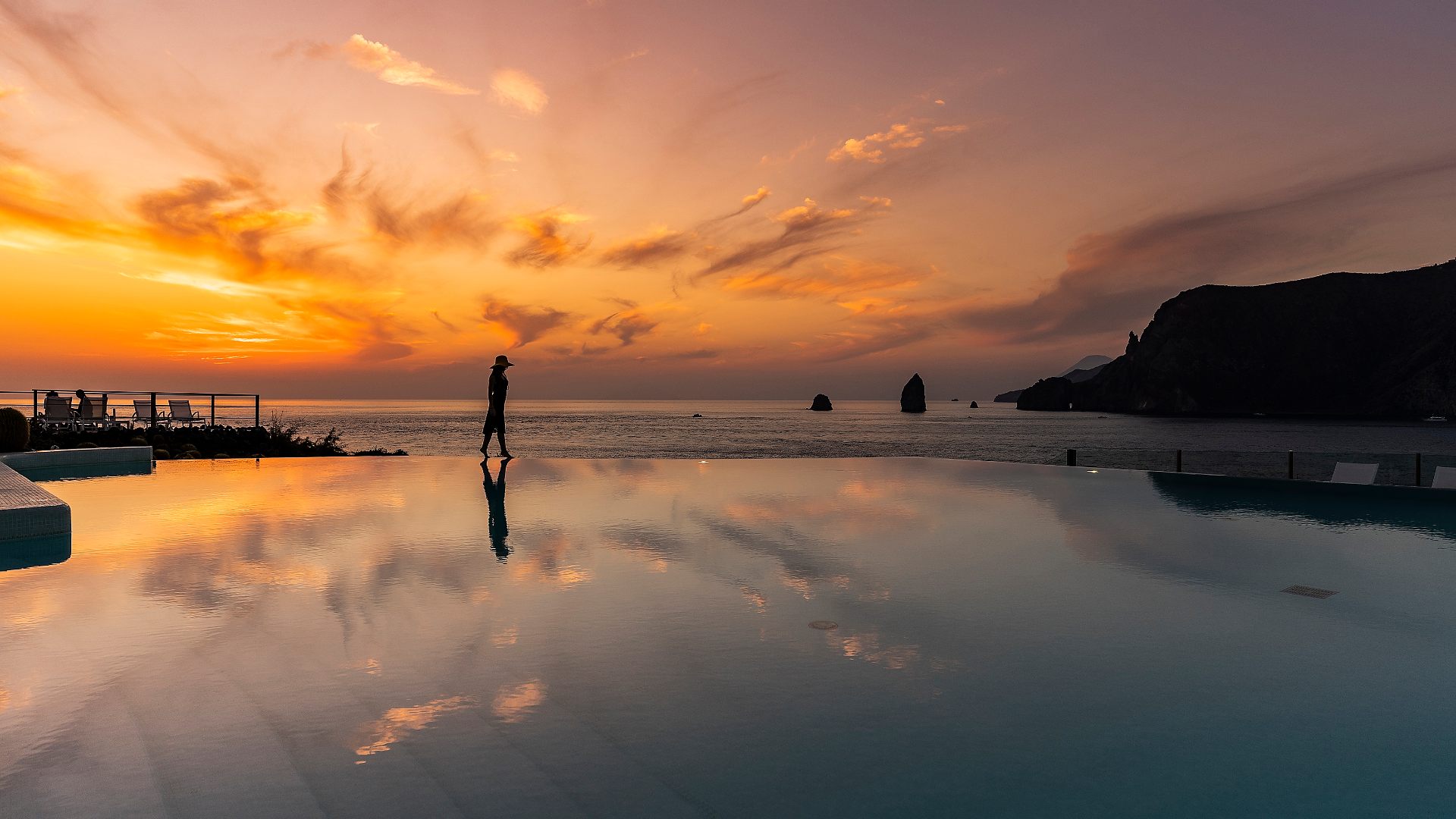 Rejser til Italien, Sicilien, Therasia Resort Sea & Spa, pool sunset