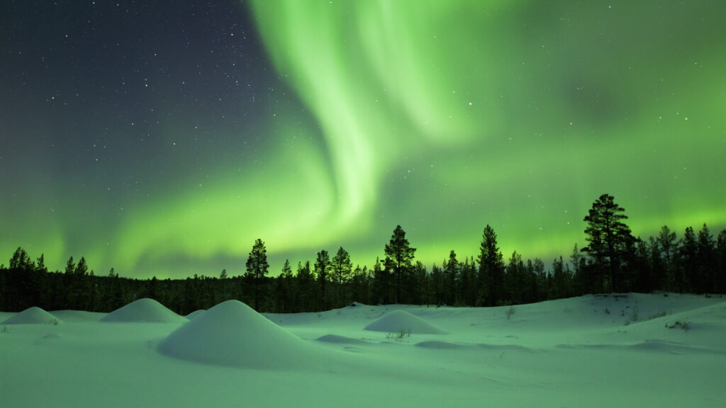 finland Lapland wilderness hotels northern light scaled safari