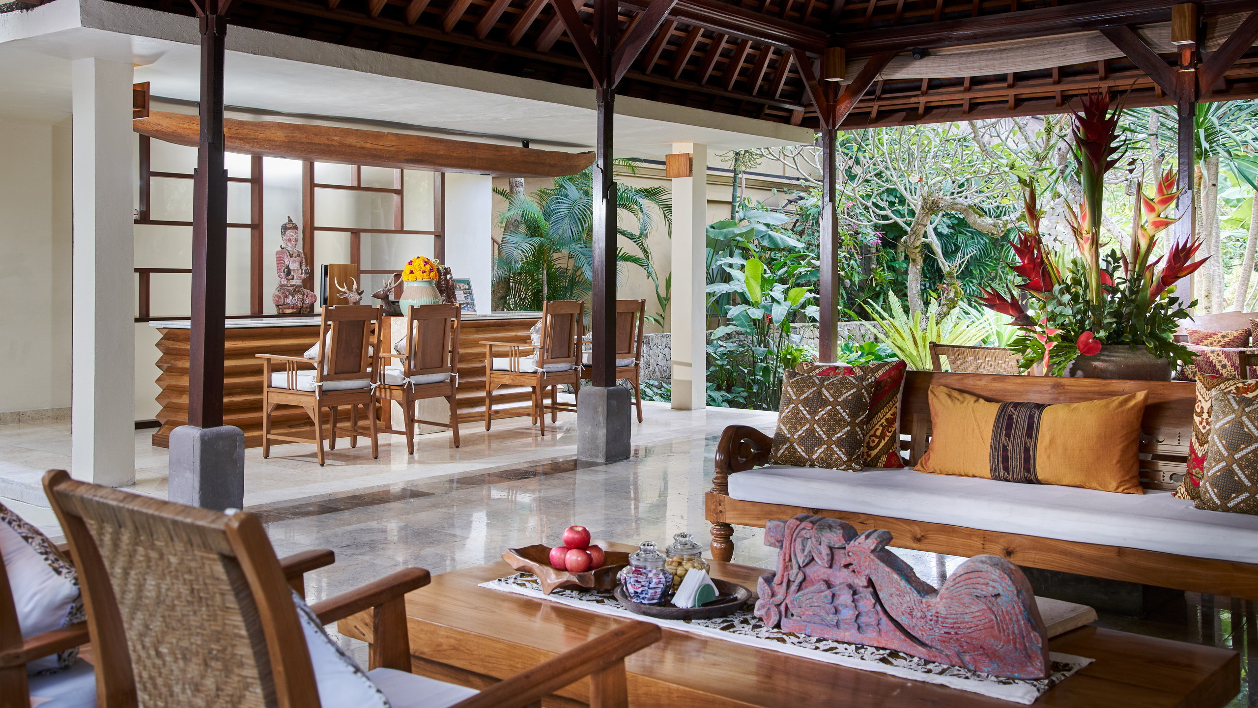 Indonesien Ubud Komaneka at Monkey Forest Lobby