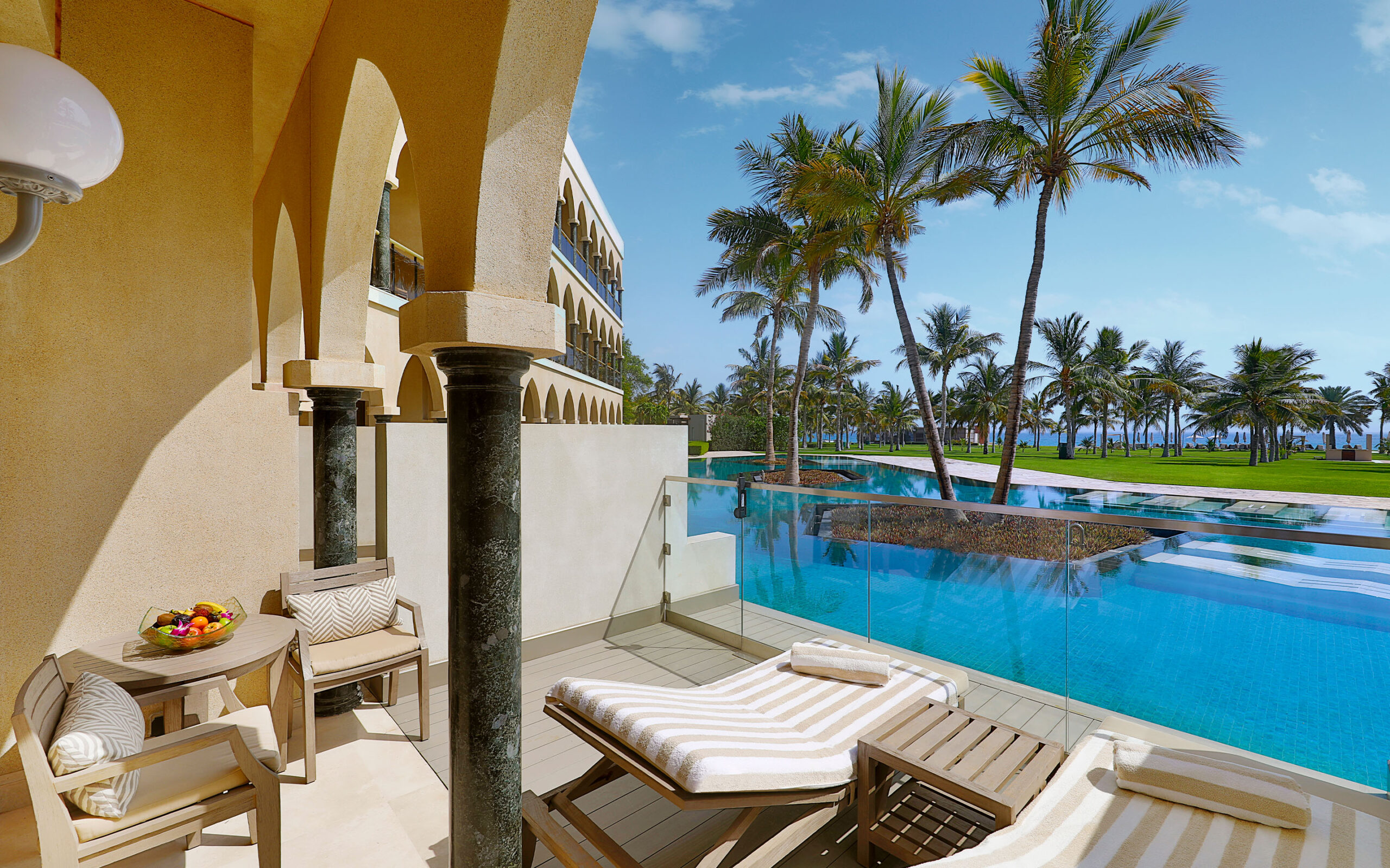 Oman Muscat Al Bustan Palace Deluxe Lagoon Access Balcon
