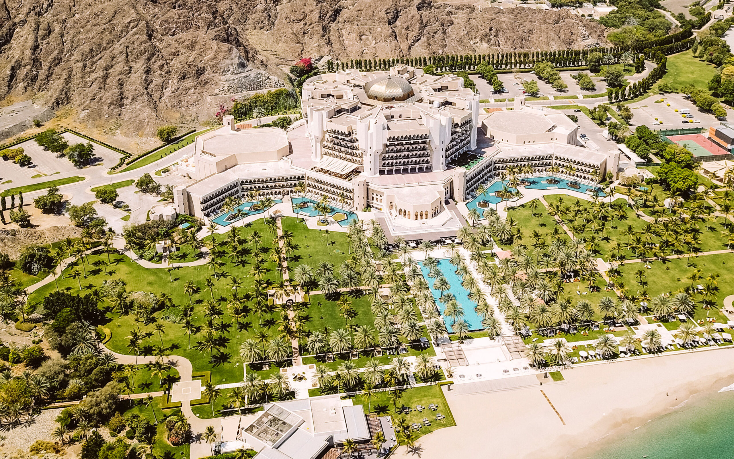 Oman Muscat Al Bustan Palace Ritz Carlton Hotel Overview